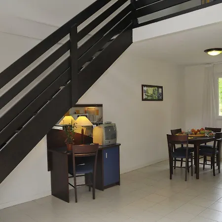 Ξενοδοχείο με διαμερίσματα Goelia La Marina De Talaris